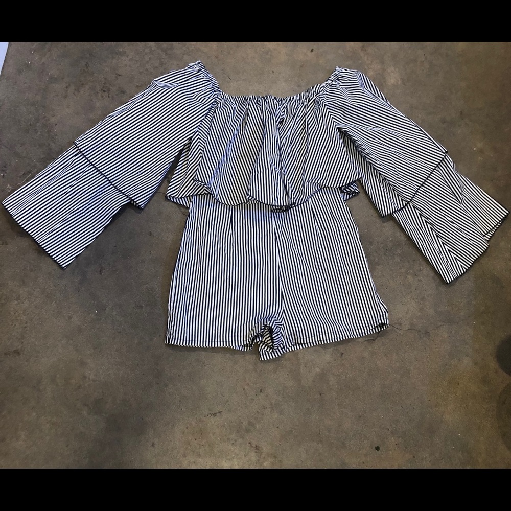 Missguided Off The Shoulder Romper, Size 0.